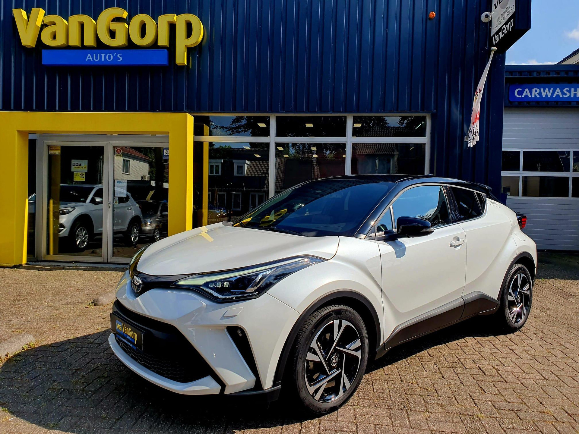 Toyota C-HR 1.8 Hybrid Bi-tone All-in prijs! 45343089-0.jpg | Van Gorp Auto’s