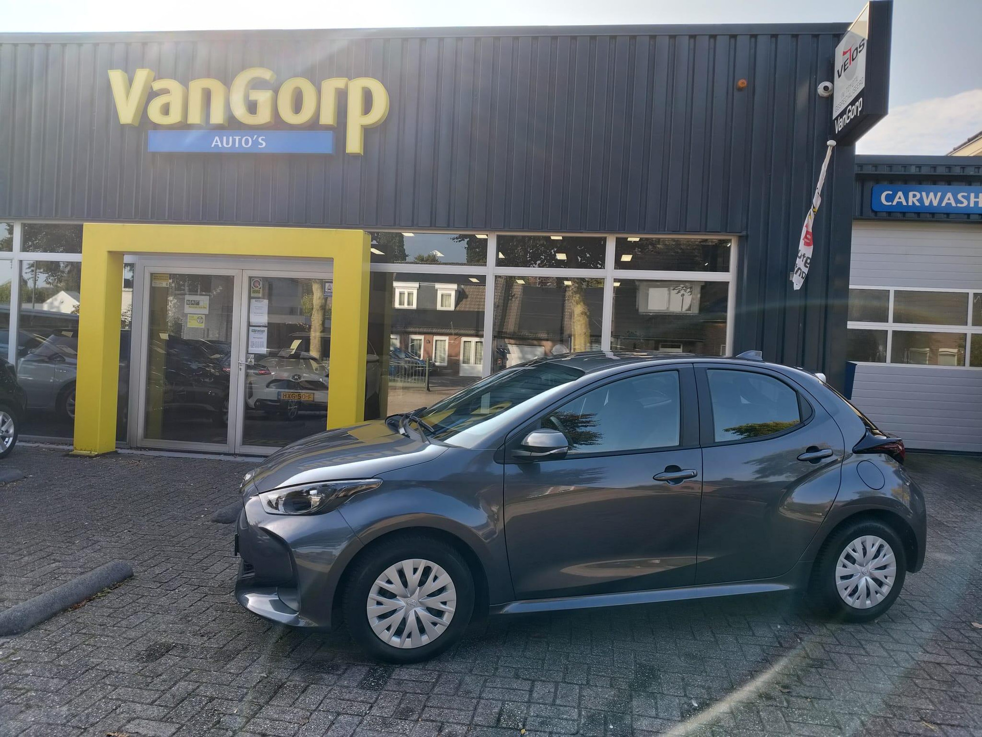Toyota Yaris 1.5 VVT-i Active All-in prijs! 47947206-0.jpg | Van Gorp Auto’s
