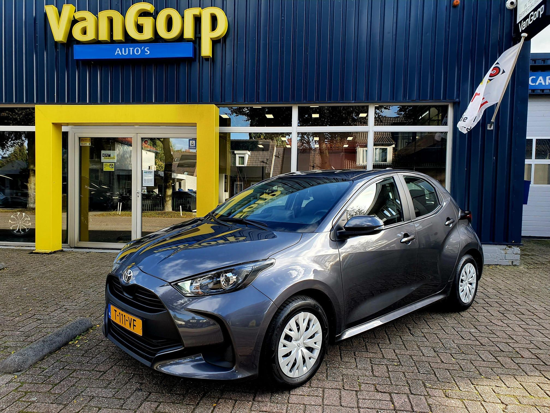 Toyota Yaris 1.5 VVT-i Active All-in prijs! 47947206-0.jpg | Van Gorp Auto’s