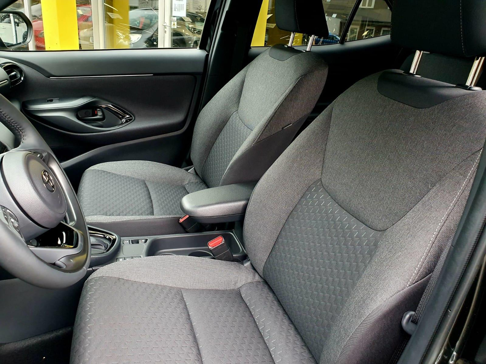 Toyota Yaris Cross 1.5 Hybrid 130pk Teamplayer All-in prijs! 48590544-5.jpg | Van Gorp Auto’s