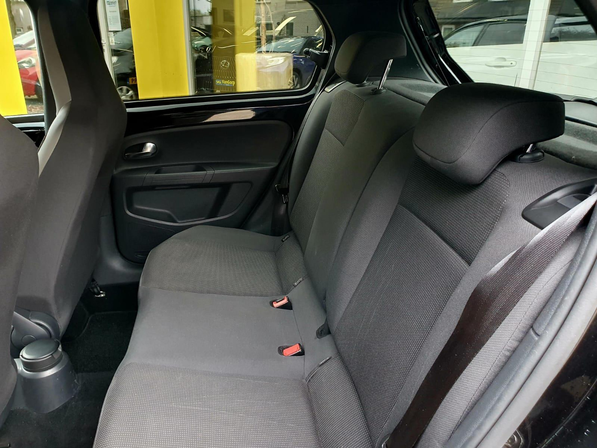 Volkswagen up! 1.0 high up! BlueMotion All-in prijs! 48590643-13.jpg | Van Gorp Auto’s