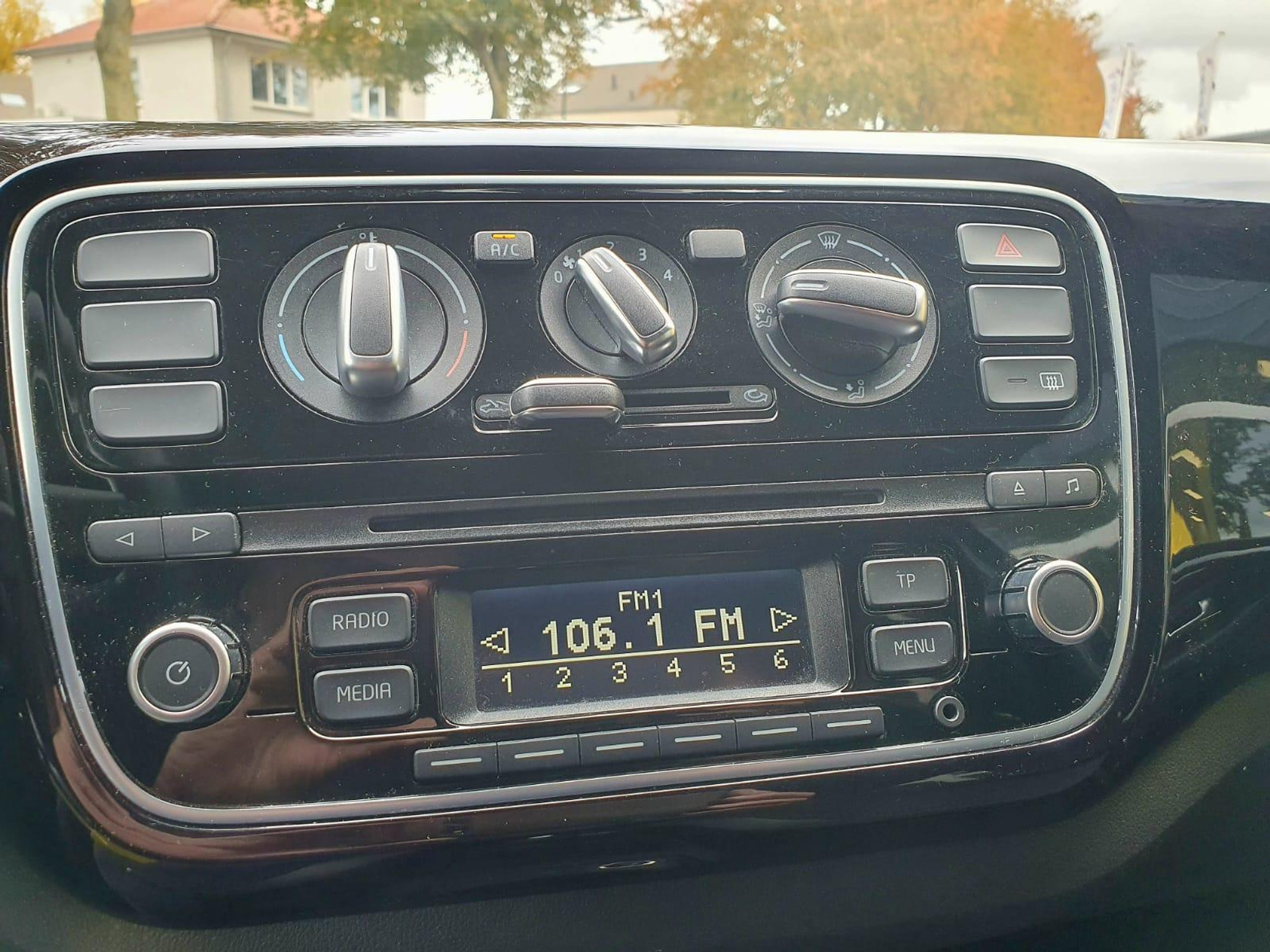 Volkswagen up! 1.0 high up! BlueMotion All-in prijs! 48590643-15.jpg | Van Gorp Auto’s