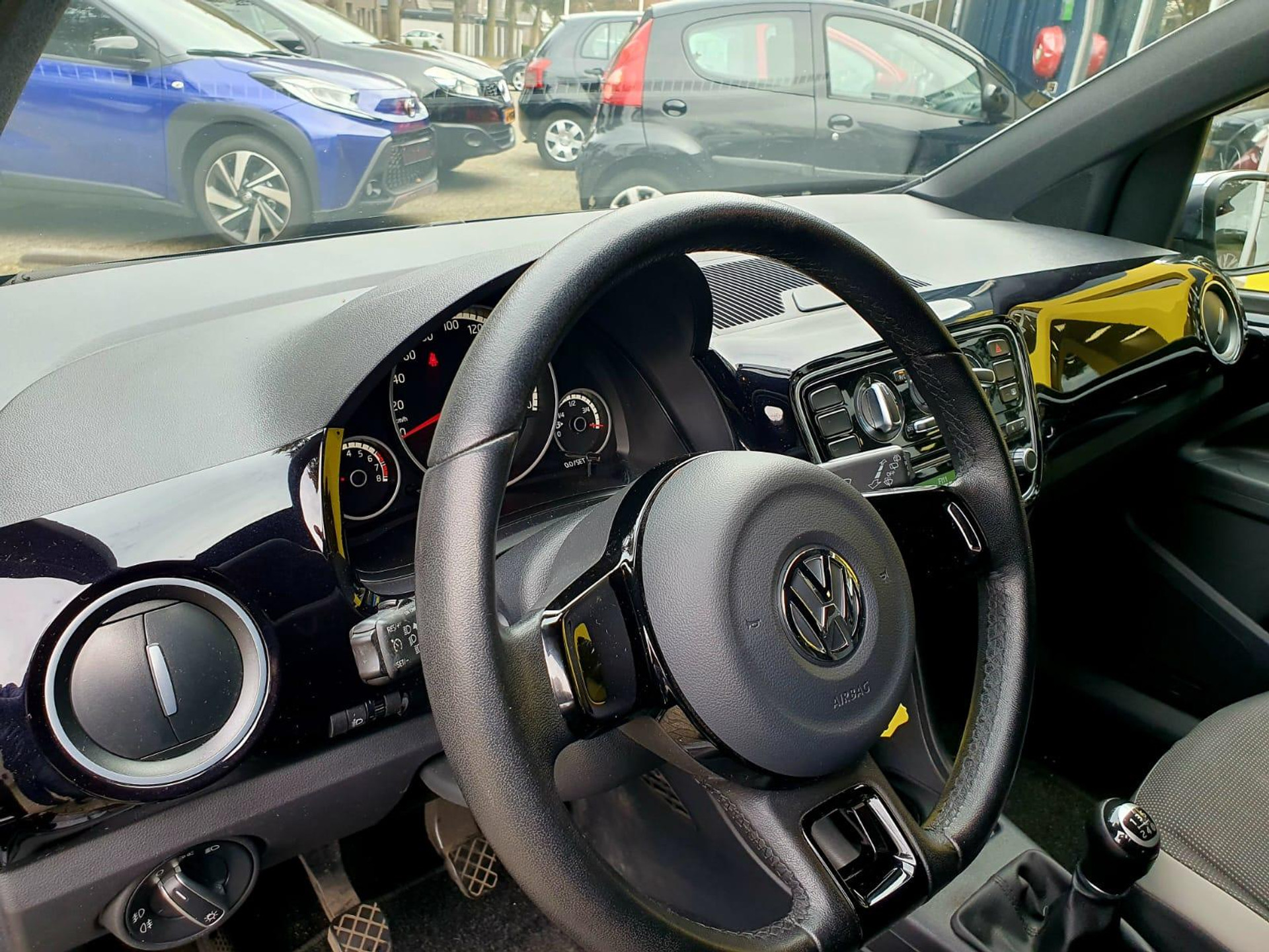 Volkswagen up! 1.0 high up! BlueMotion All-in prijs! 48590643-18.jpg | Van Gorp Auto’s