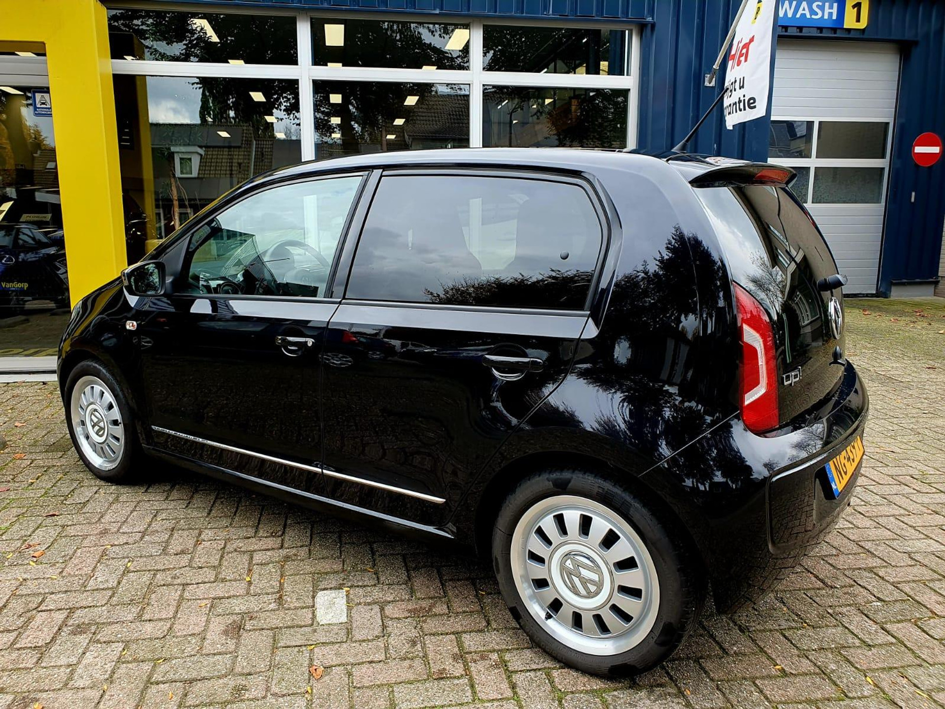 Volkswagen up! 1.0 high up! BlueMotion All-in prijs! 48590643-2.jpg | Van Gorp Auto’s