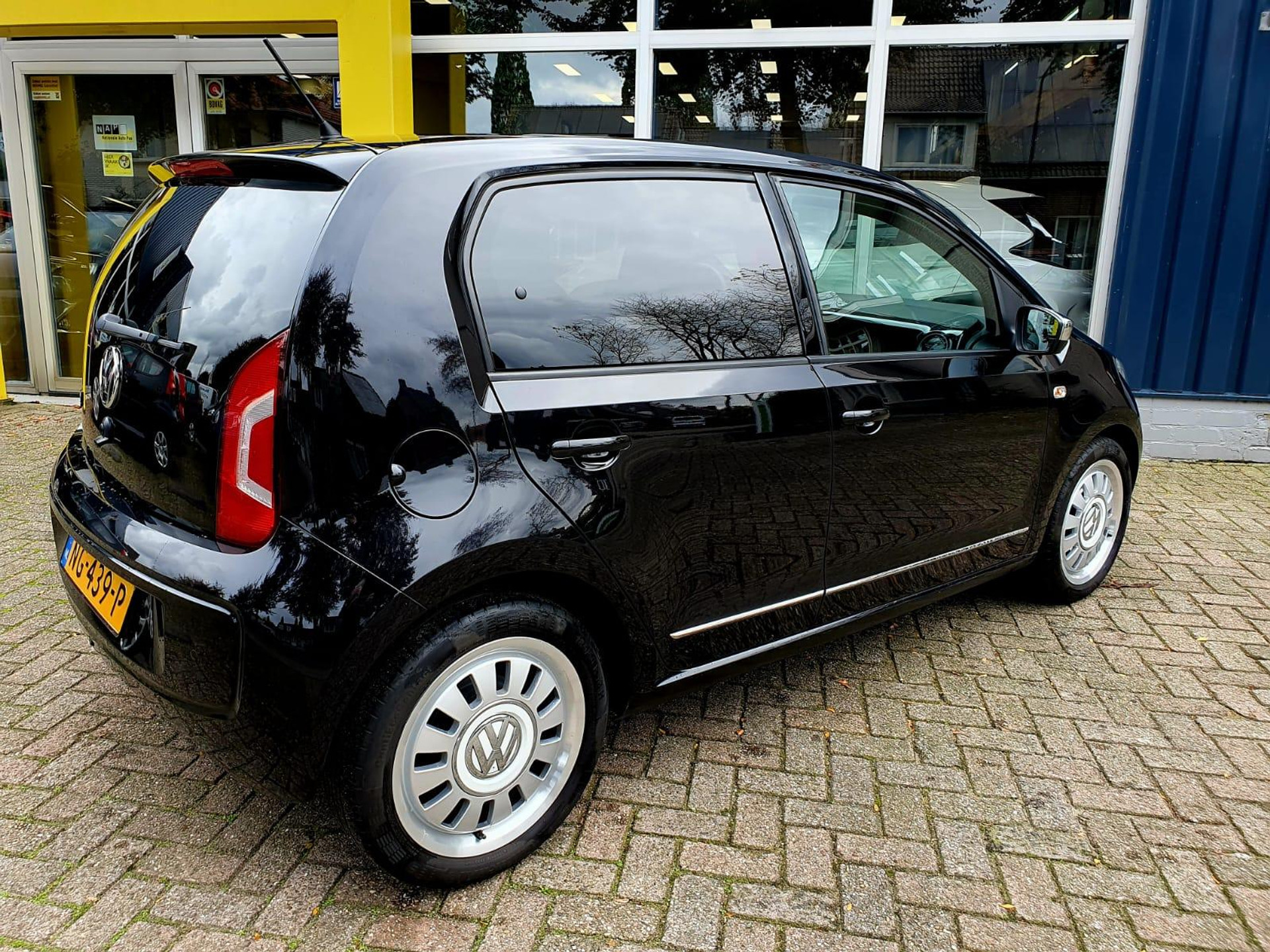 Volkswagen up! 1.0 high up! BlueMotion All-in prijs! 48590643-5.jpg | Van Gorp Auto’s