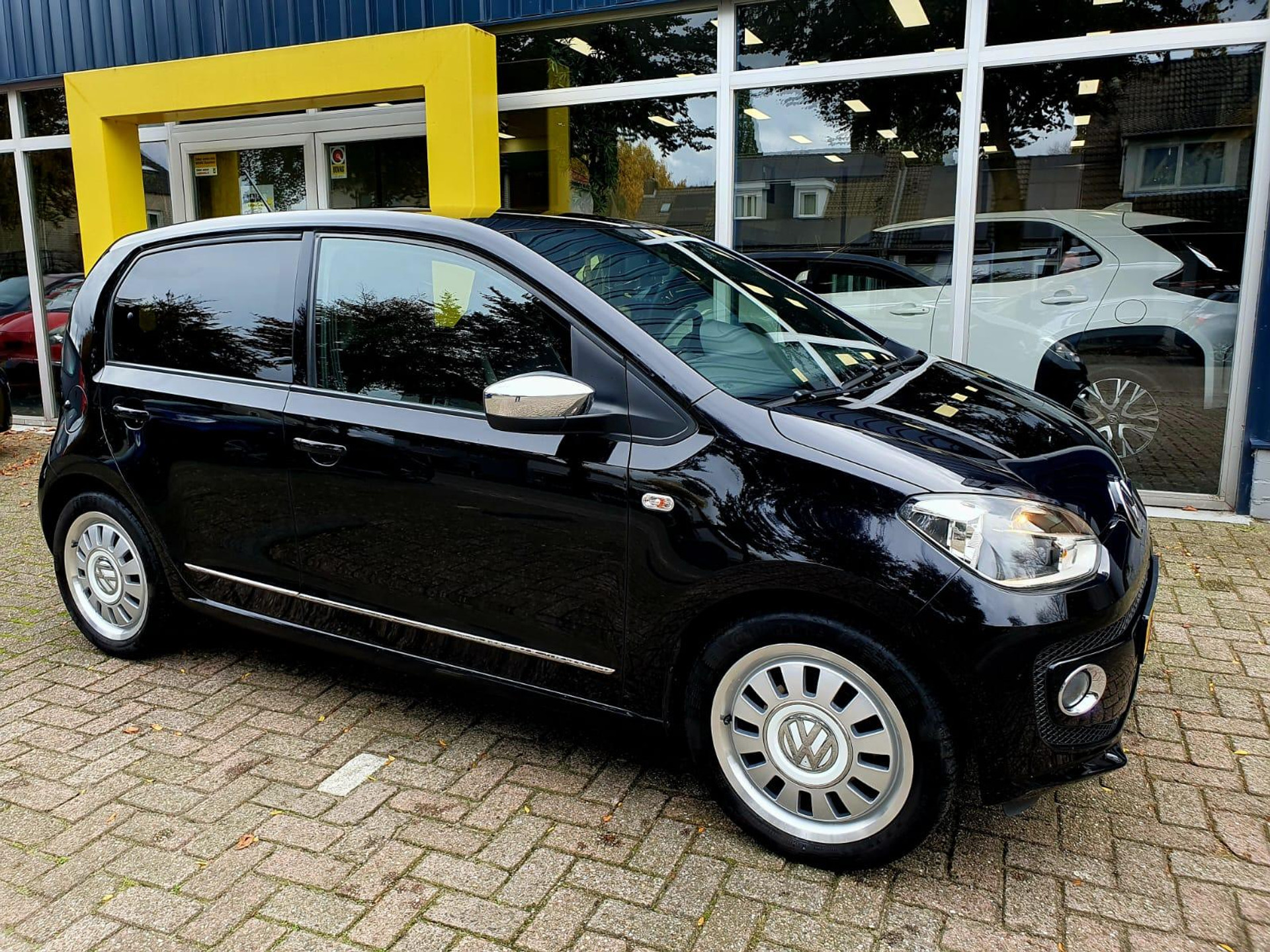 Volkswagen up! 1.0 high up! BlueMotion All-in prijs! 48590643-7.jpg | Van Gorp Auto’s