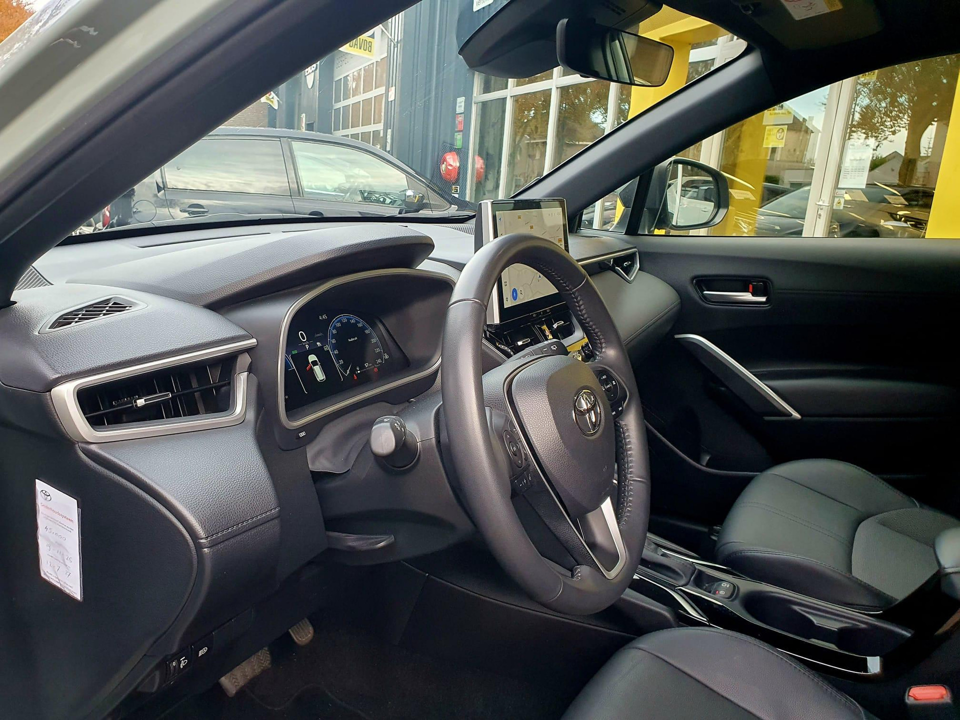 Toyota Corolla Cross 2.0 High Power Hybrid First Edition All-in prijs! 48726884-23.jpg | Van Gorp Auto’s