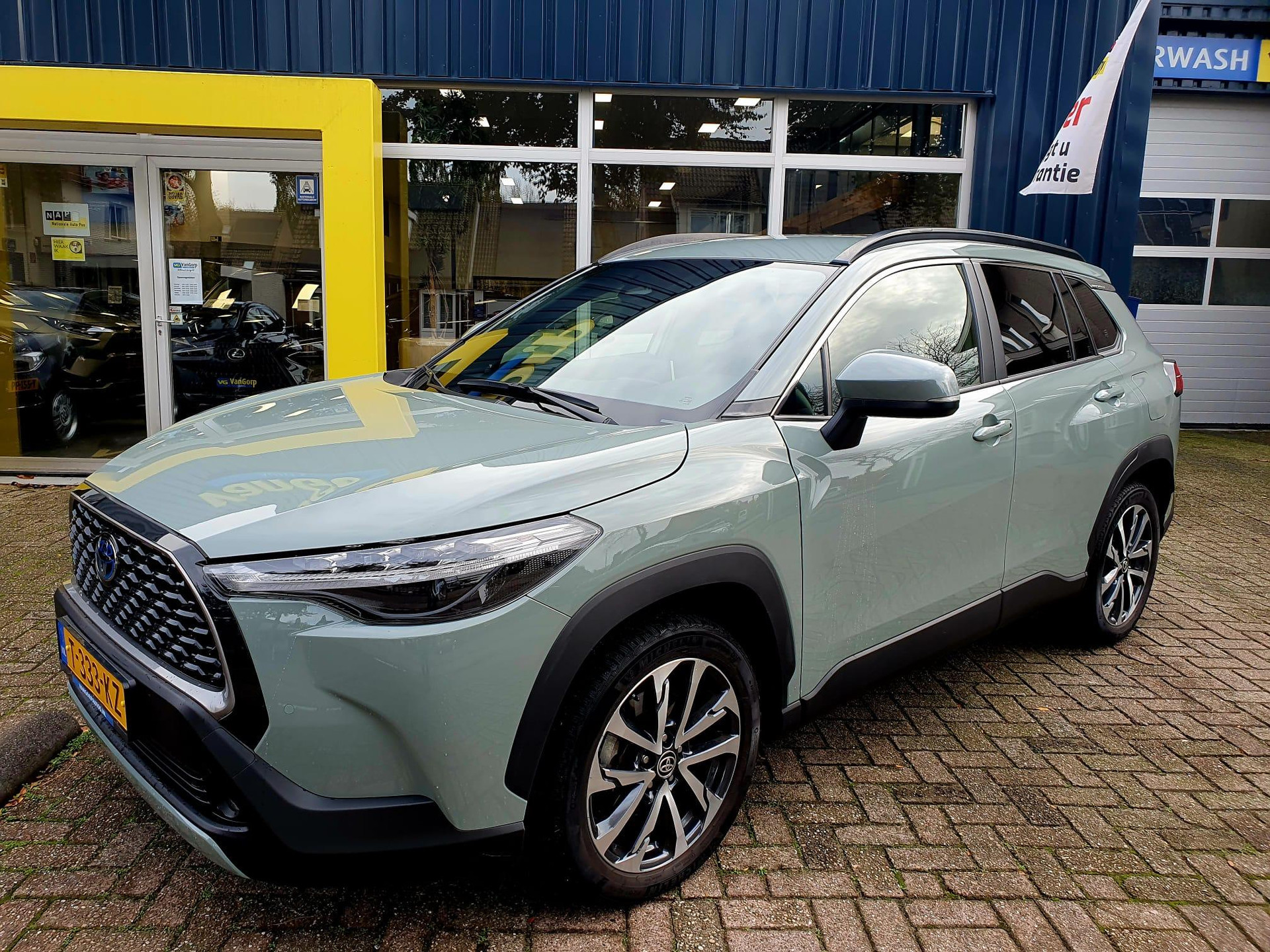 Toyota Corolla Cross 2.0 High Power Hybrid First Edition All-in prijs! 48726884-28.jpg | Van Gorp Auto’s