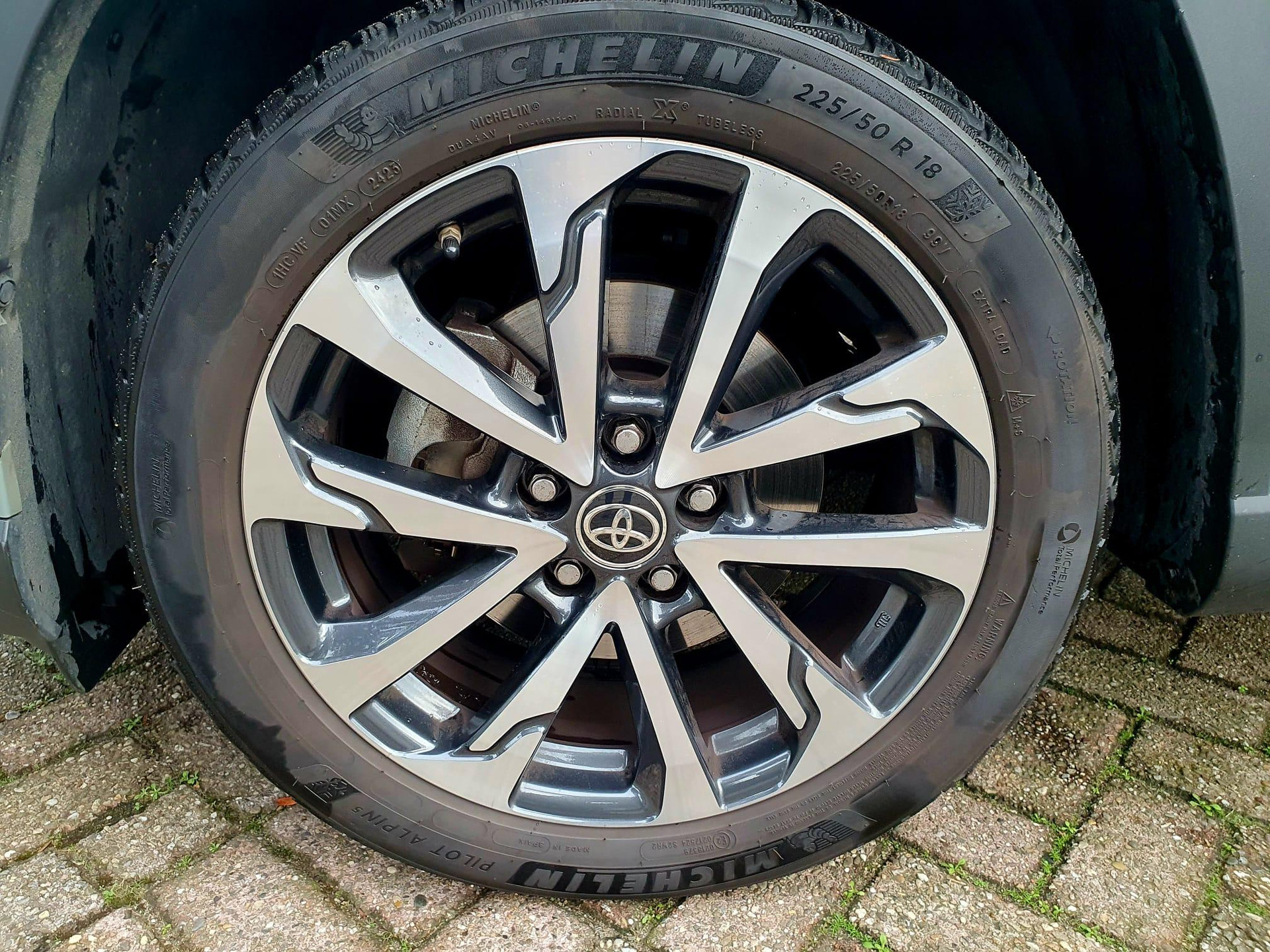 Toyota Corolla Cross 2.0 High Power Hybrid First Edition All-in prijs! 48726884-6.jpg | Van Gorp Auto’s