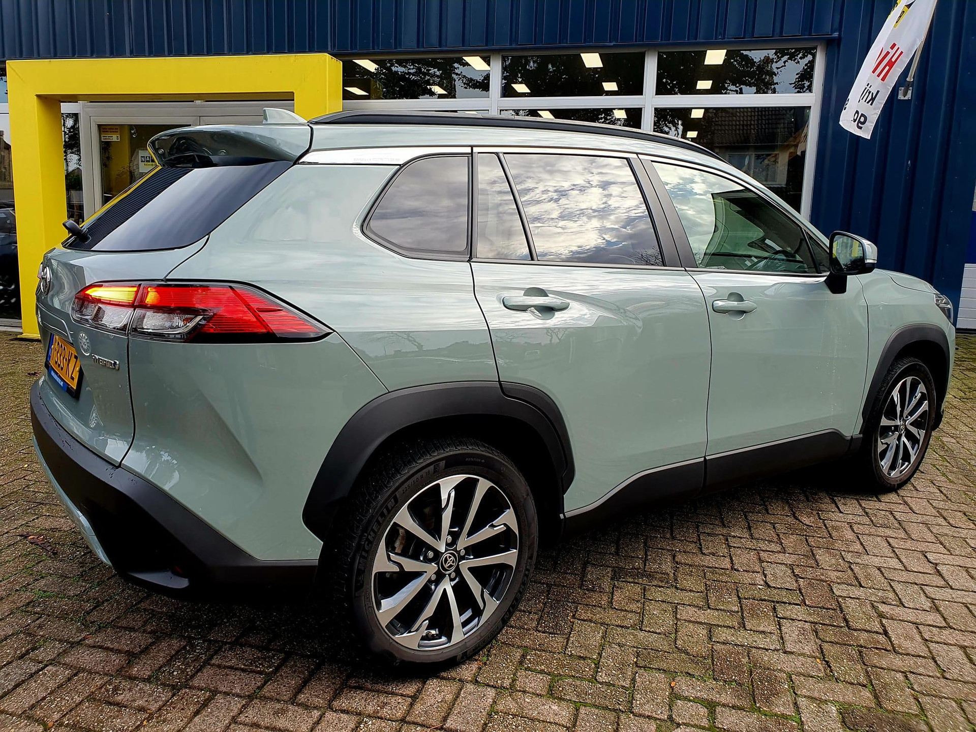 Toyota Corolla Cross 2.0 High Power Hybrid First Edition All-in prijs! 48726884-8.jpg | Van Gorp Auto’s