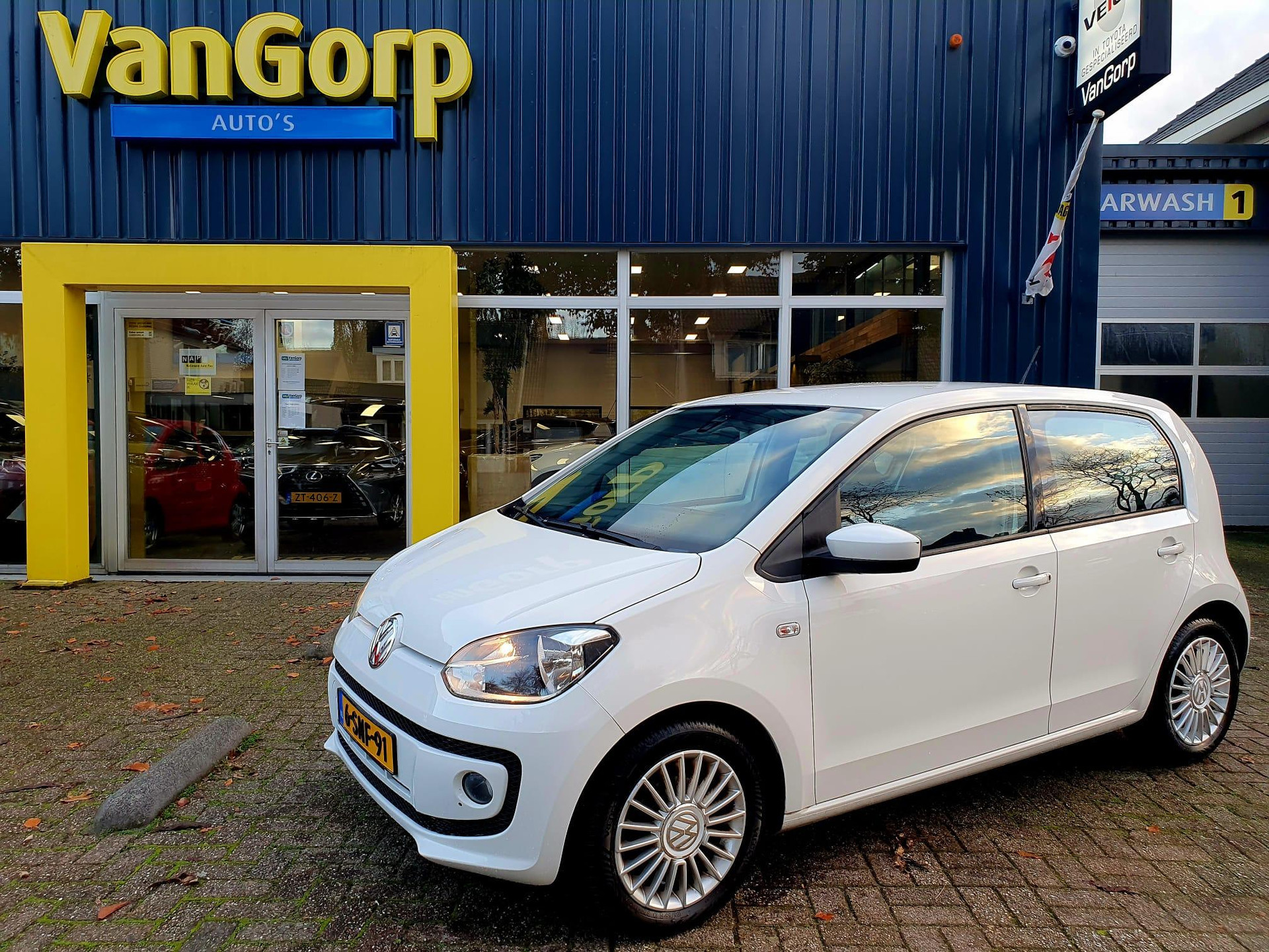 Volkswagen up! 1.0 high up! BlueMotion All-in prijs! 49115753-0.jpg | Van Gorp Auto’s