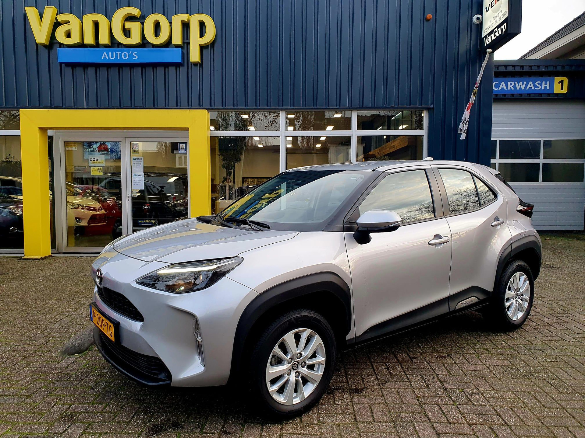 Toyota Yaris Cross 1.5 Hybrid Active All-in prijs! 49618847-0.jpg | Van Gorp Auto’s