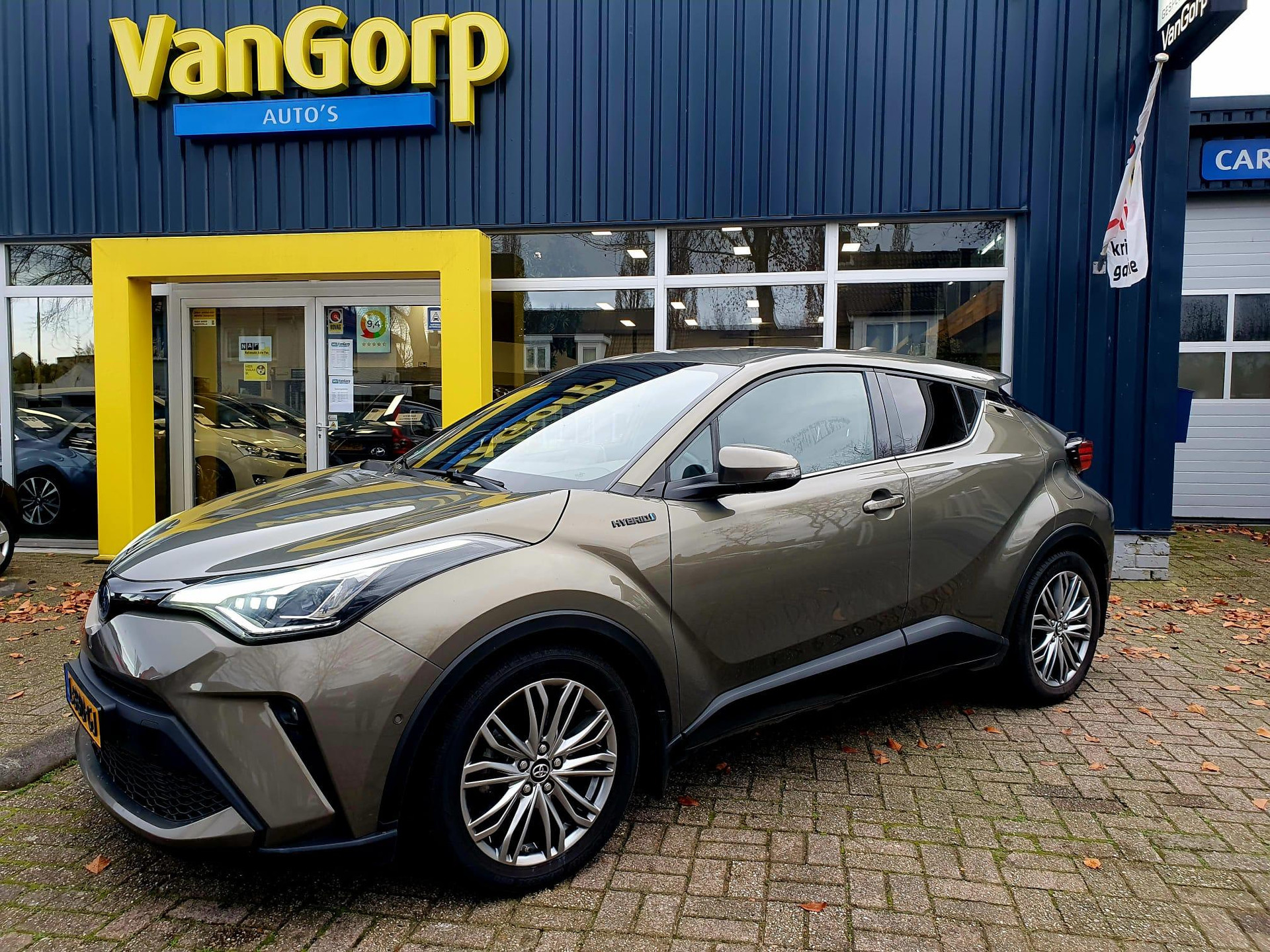 Toyota C-HR 1.8 Hybrid Executive All-in prijs! 49758580-0.jpg | Van Gorp Auto’s