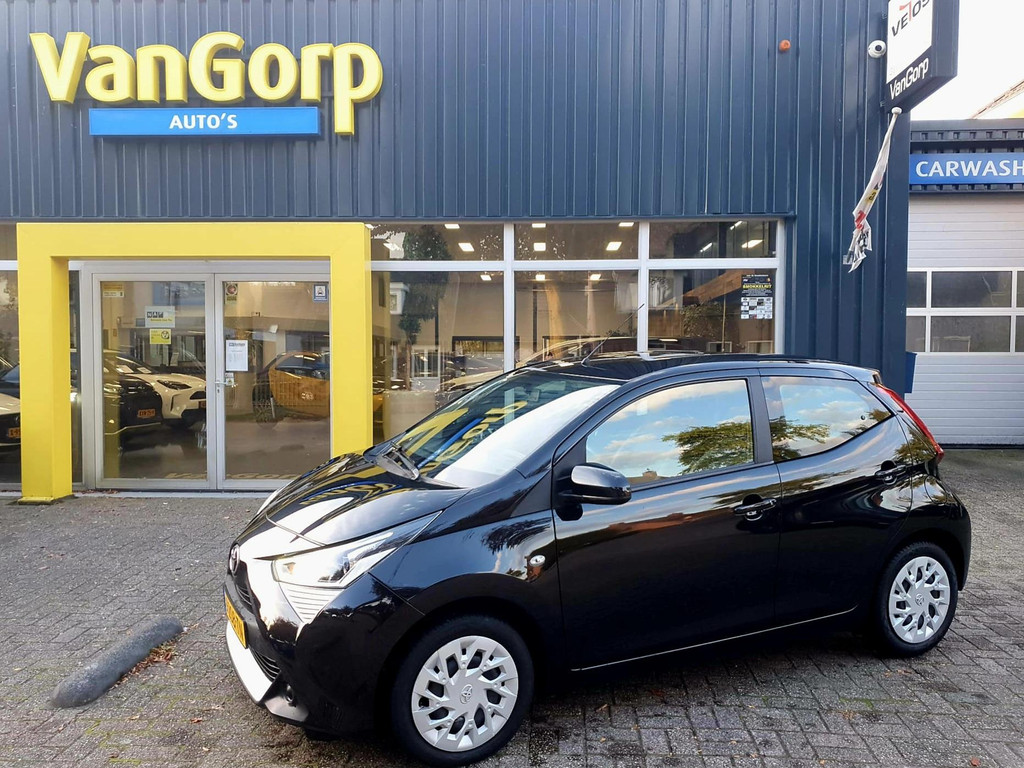 Toyota Aygo 1.0 VVT-i x-play All-in prijs! 56817658-0.jpg | Van Gorp Auto’s